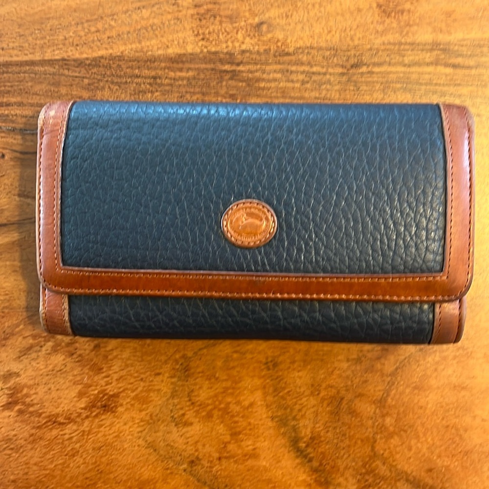 Vintage 90s Dooney & Burke wallet